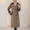Trenchcoat aus texturiertem Stoff mit Leder-Details und Fellfutter 1394 - Mausgrau