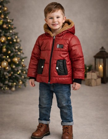 Rote Jungen-Regenjacke mit Fellfutter und schwarzen Akzenten 5004 - Rot