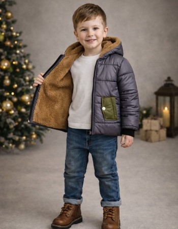 Rote Jungen-Regenjacke mit Fellfutter und schwarzen Akzenten 5004 - Grau